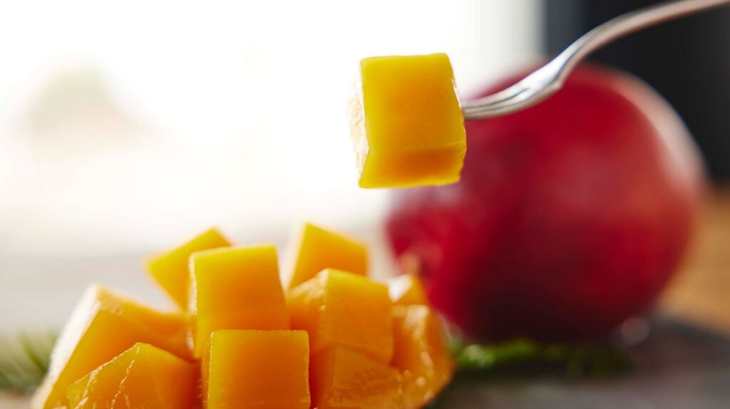 島香るマンゴー 2玉入り image 4