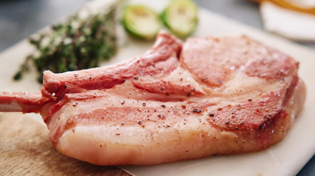 石垣島アグー豚 骨付きロース image 0